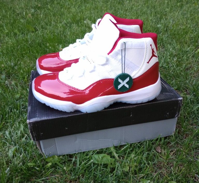 Jordan 11 Cherry's Size 7