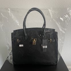 Black Handbag With Wallet 