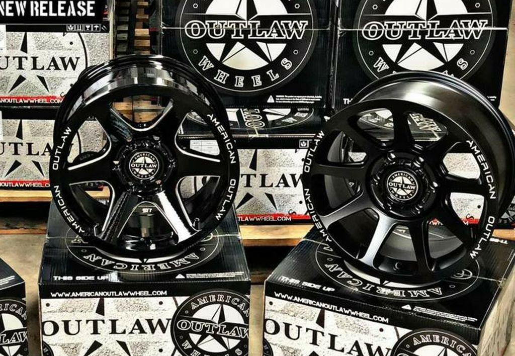 🔥🔥 AMERICAN OUTLAW WHEELS WITH 265/70/17 AT TIRES (5 JEEP WHEELS PROMO) $1600
