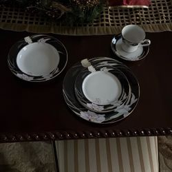 Mikasa China Charisma Black Service For 8