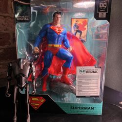 Mcfarlane 12" Statue - SUPERMAN by Jim Lee