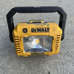 Dewalt 20V MAX Compact Cordless Task Light