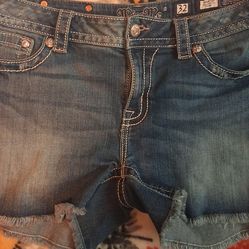 Miss Me mid rise juniors shorts size 32 which is a 13/14