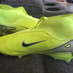 Nike Kids' Mercurial Superfly soccer cleats