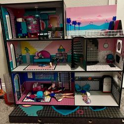 3 Ft Doll House With Accessories 