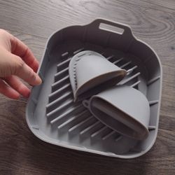 Airfry-pot Silicone Pan With Holders, Like New Condition 