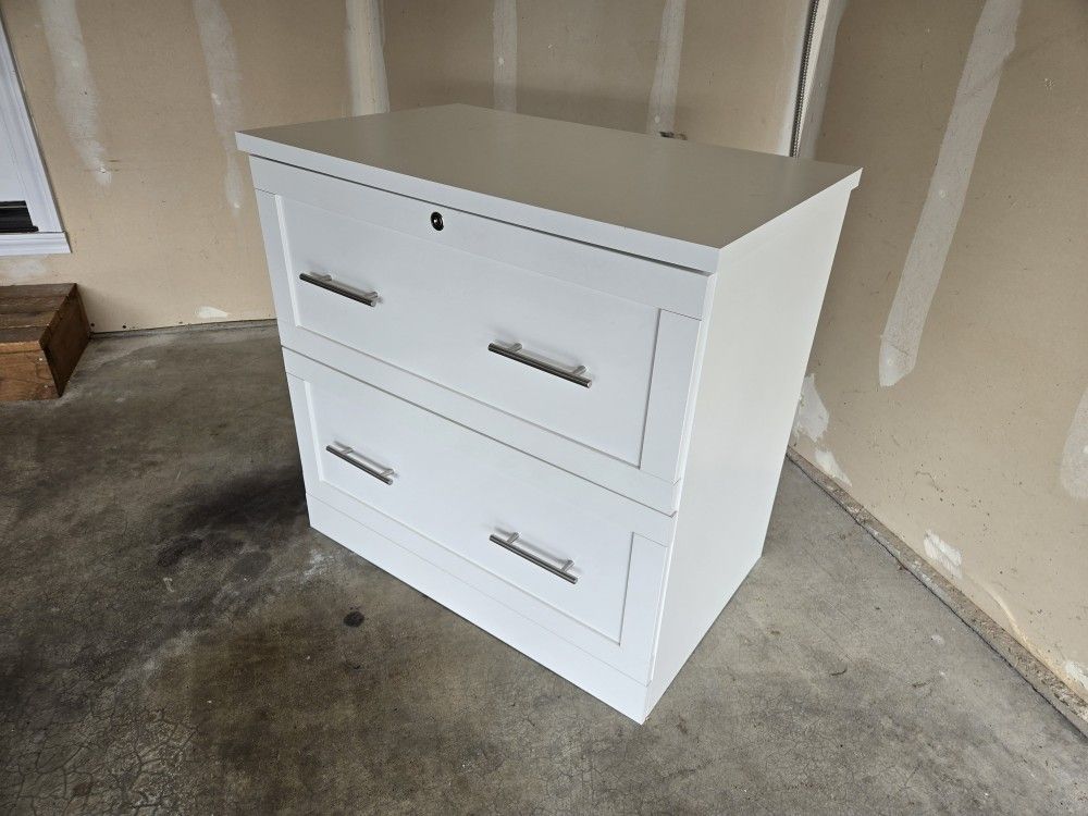 Locking Filing Cabinet - White