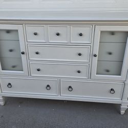 Coaster Sandy Beach Buttermilk Dresser