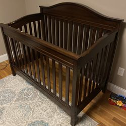 Eddie Bauer Baby Crib