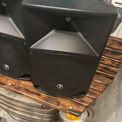 Thump 12 Speakers 
