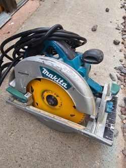 Makita 5007MG circular saw
