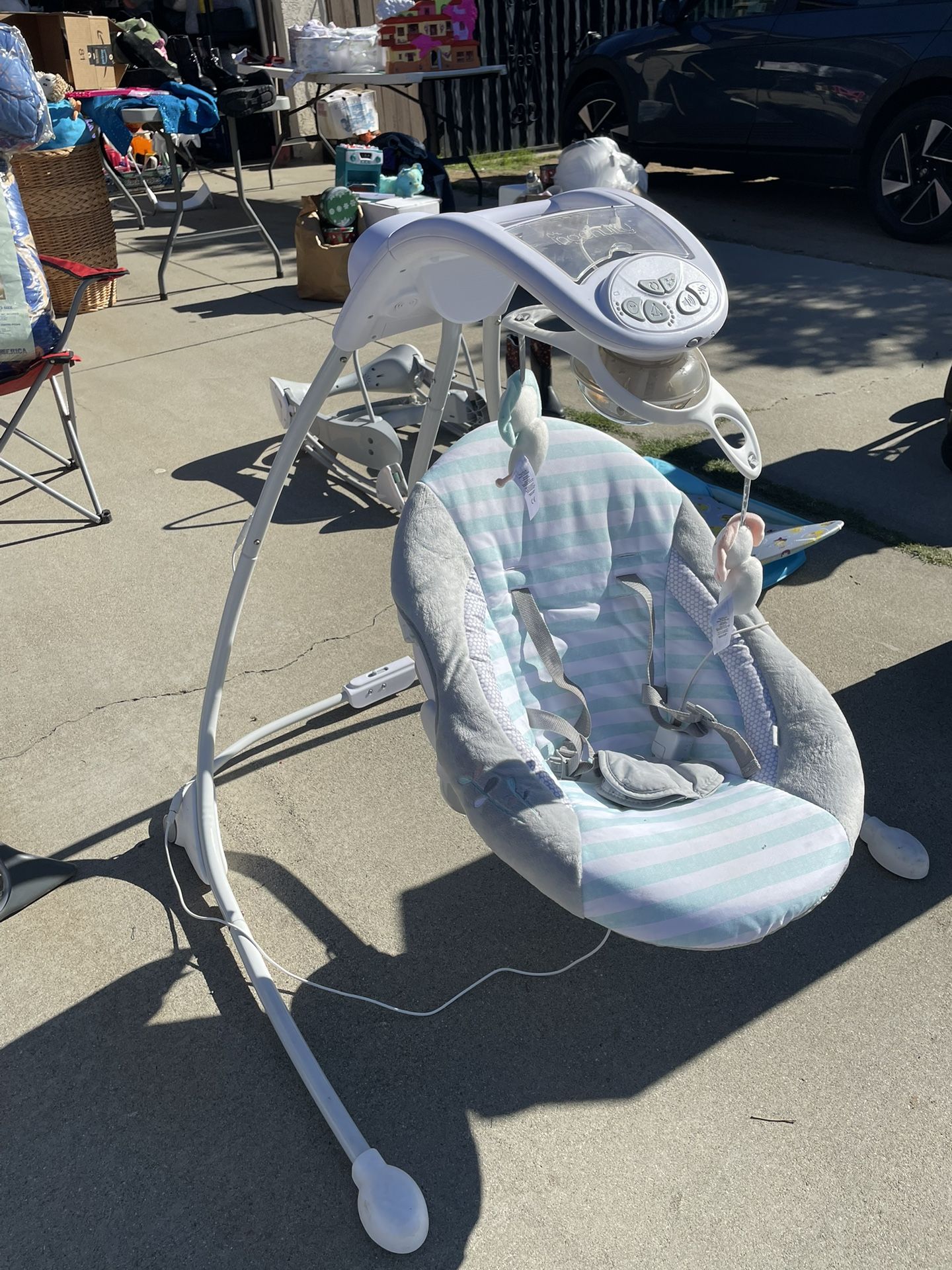 YARD SALE Viernes Sábado Y Domingo