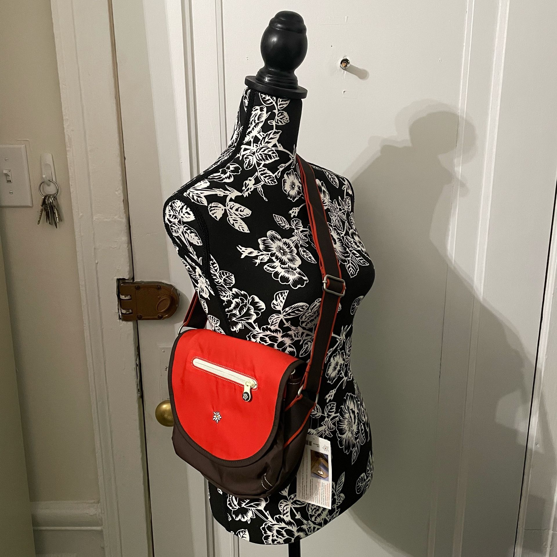 NWT Sherpani Milli Shoulder Bag in Sunfire Red