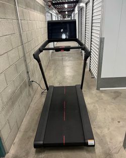 Peleton tread