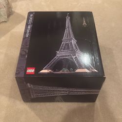 Eiffel Tower Lego Set