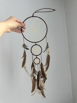 Large Dreamcatcher with Natural Details and Decorative Center