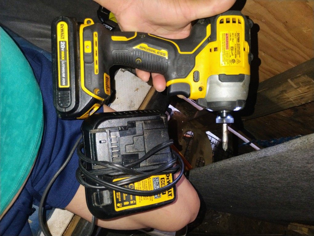 DeWalt Brushless Drill With Charger