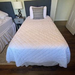 Twin Bed +Mattress/Box Springs