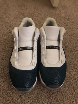 JORDAN 11 RETRO LOW LE