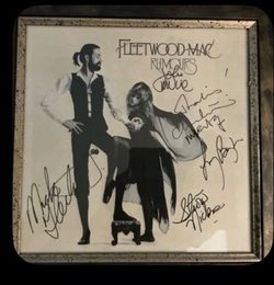 Autographed Fleetwood Mac Rumors Album **Signed by Entire Band