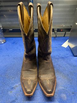 Shyanne cowgirl boots size 6