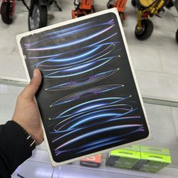 iPad Pro 12.9” 6th Gen 1TB New! $1,399 BLACK FRIDAY SALE!