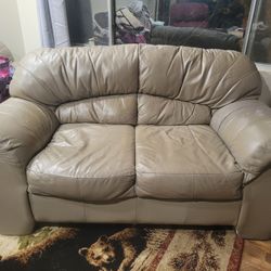 Free Couch 