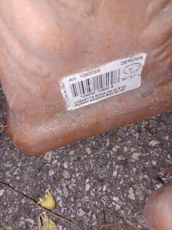 2 Terracotta planter