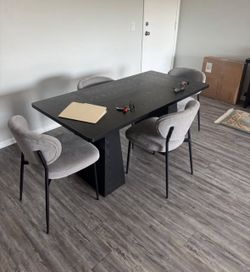Wood Dining Table for 4-6