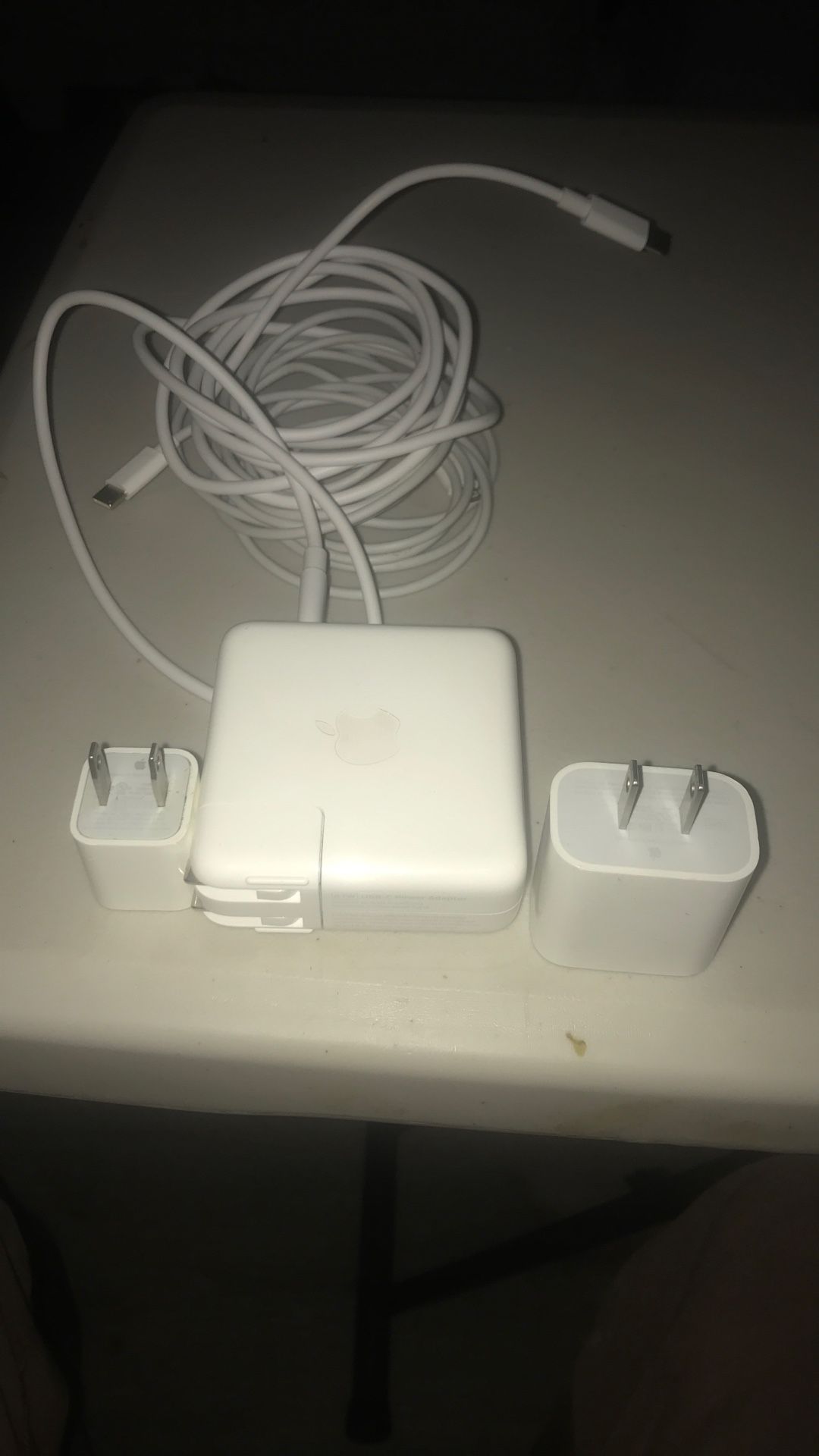 3 OEM Apple Chargers. 5 Watt ,  20 Watt USB C ,  67w USB C Power Adapter