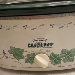 Rival 5 Quart Crock Pot Slow Cooker Model 3355 Grapes Leaves White