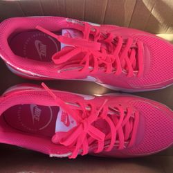 Size 7 Hot Pink Nike Air Max Excee