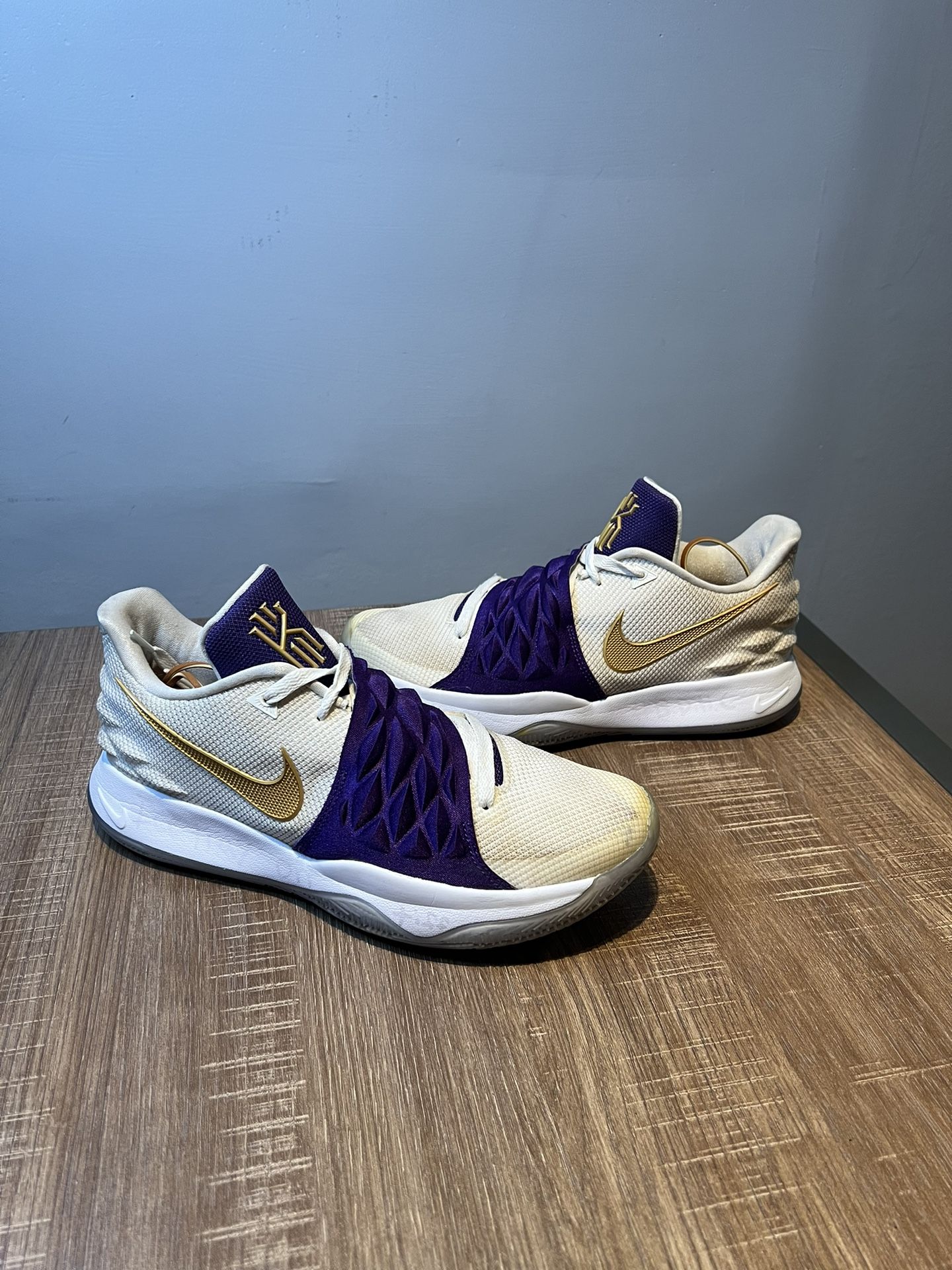 Nike Kyrie Low Basketball Shoes Purple AT8588 999 Men's Size 10