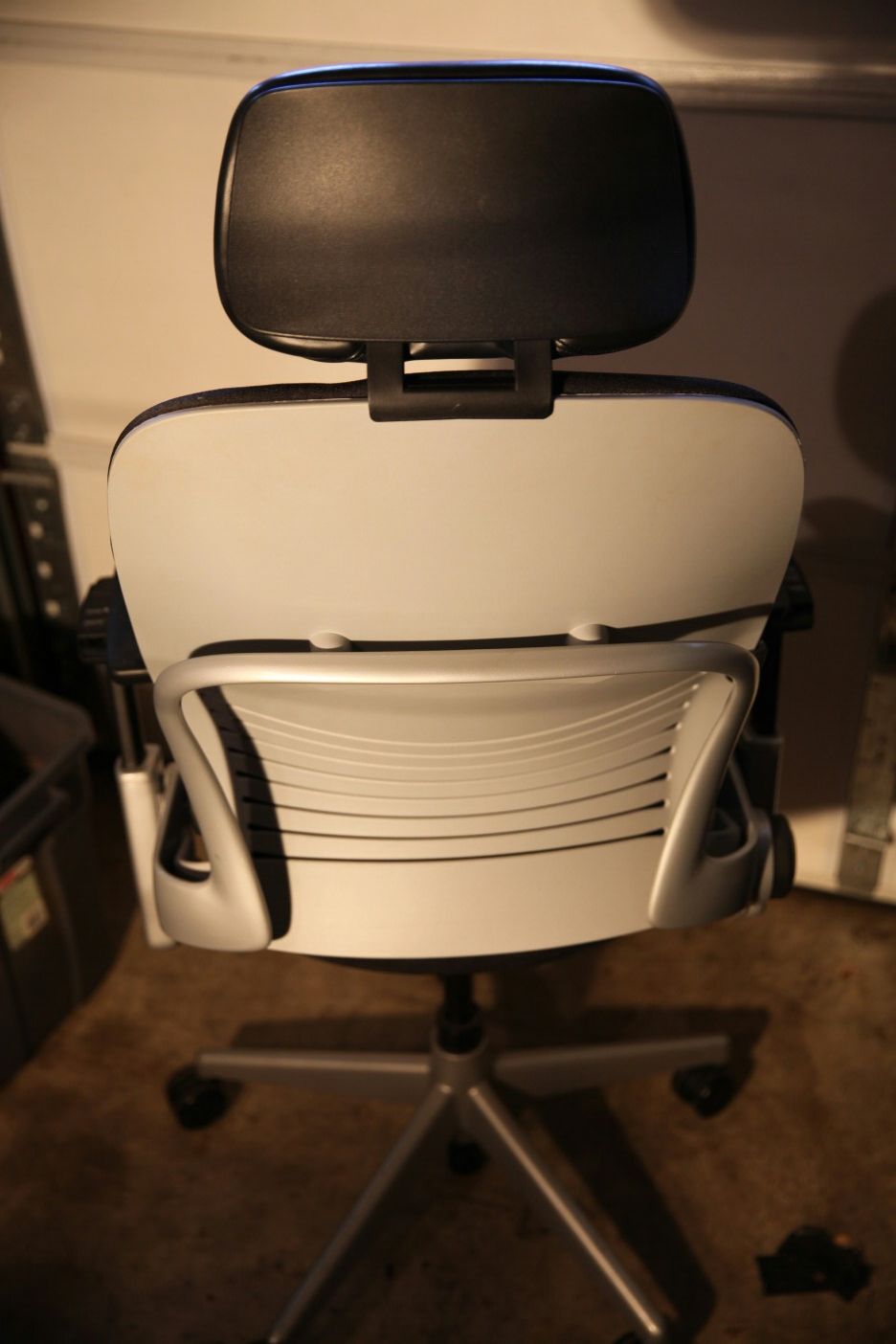 SteelCase Leap Plus 46216179 w/Headrest & 4-way adjustable arms
