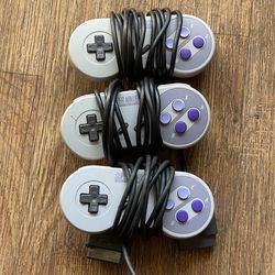 Super Nintendo SNES Controller Lot of 3 Controllers Untested