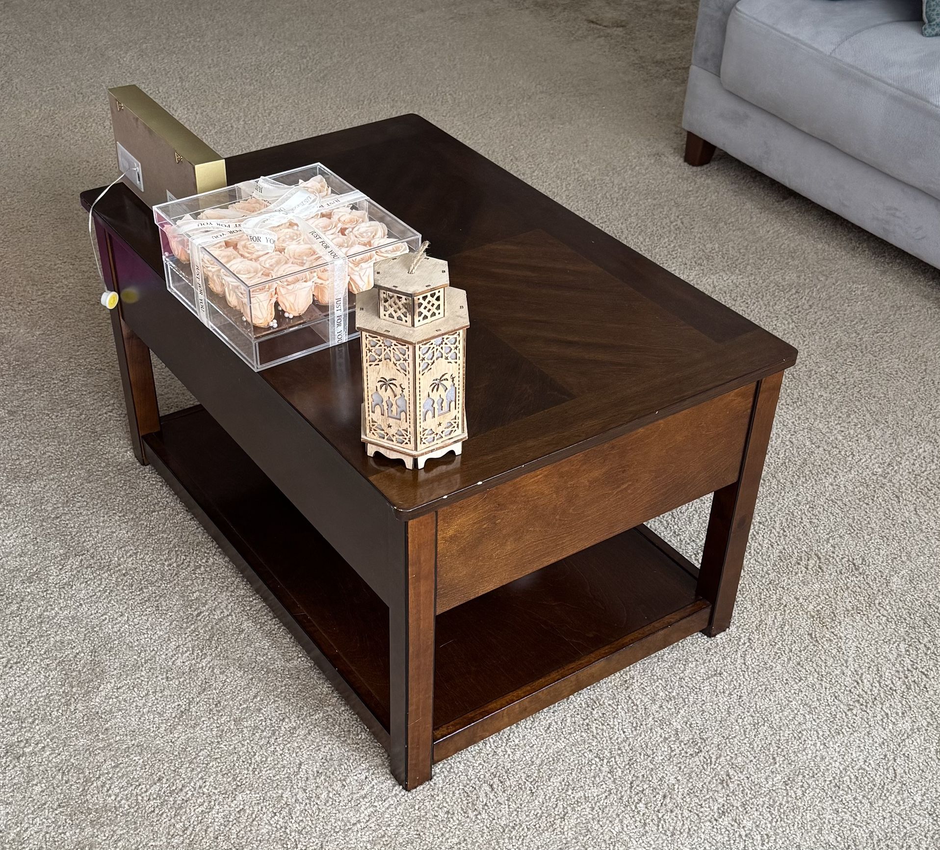 Solid wood lift top coffee table