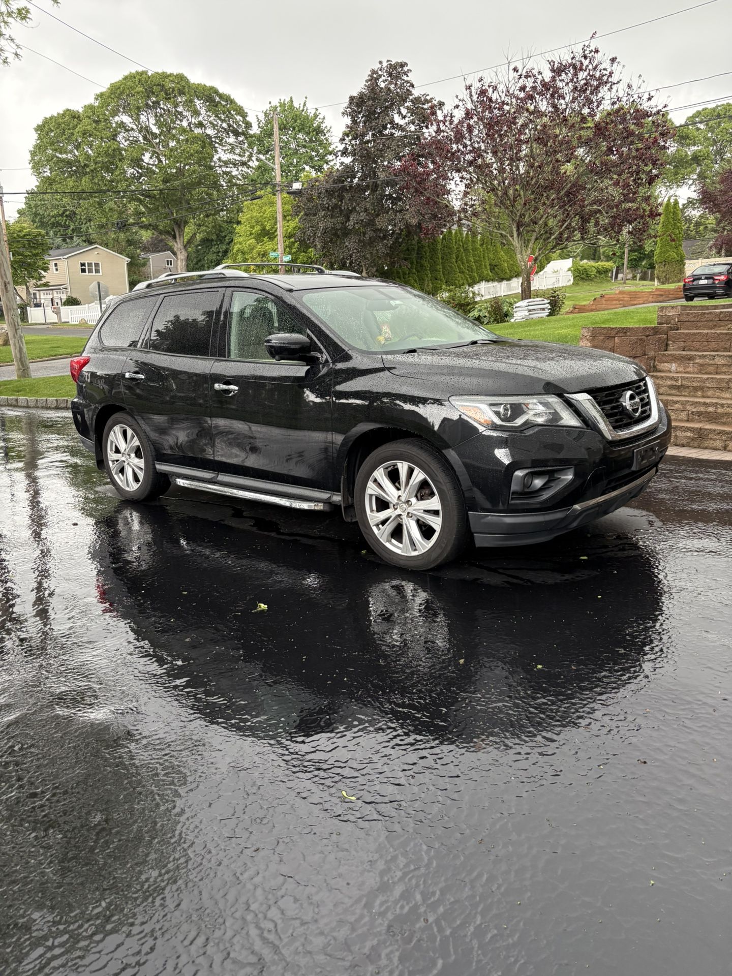 4 Pc Nissan Pathfinder Mats .. And Trunk Mat ..