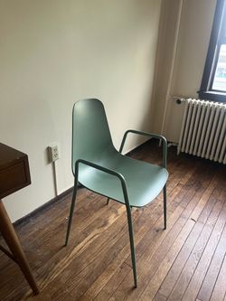 Minimalist MCM sage green accent/desk chair