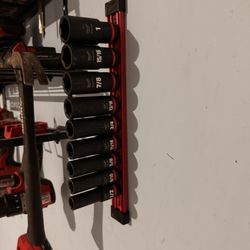 Milwaukee SHOCKWAVE Impact Duty 1/2” Drive SAE Deep Well Socket Set (9-Piece) – Like New