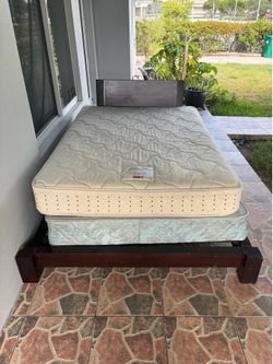 Full size bed