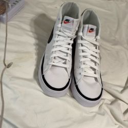 Size 11 WOMEN'S NIKE COURT LEGACY MID CANVAS SNEAKERS