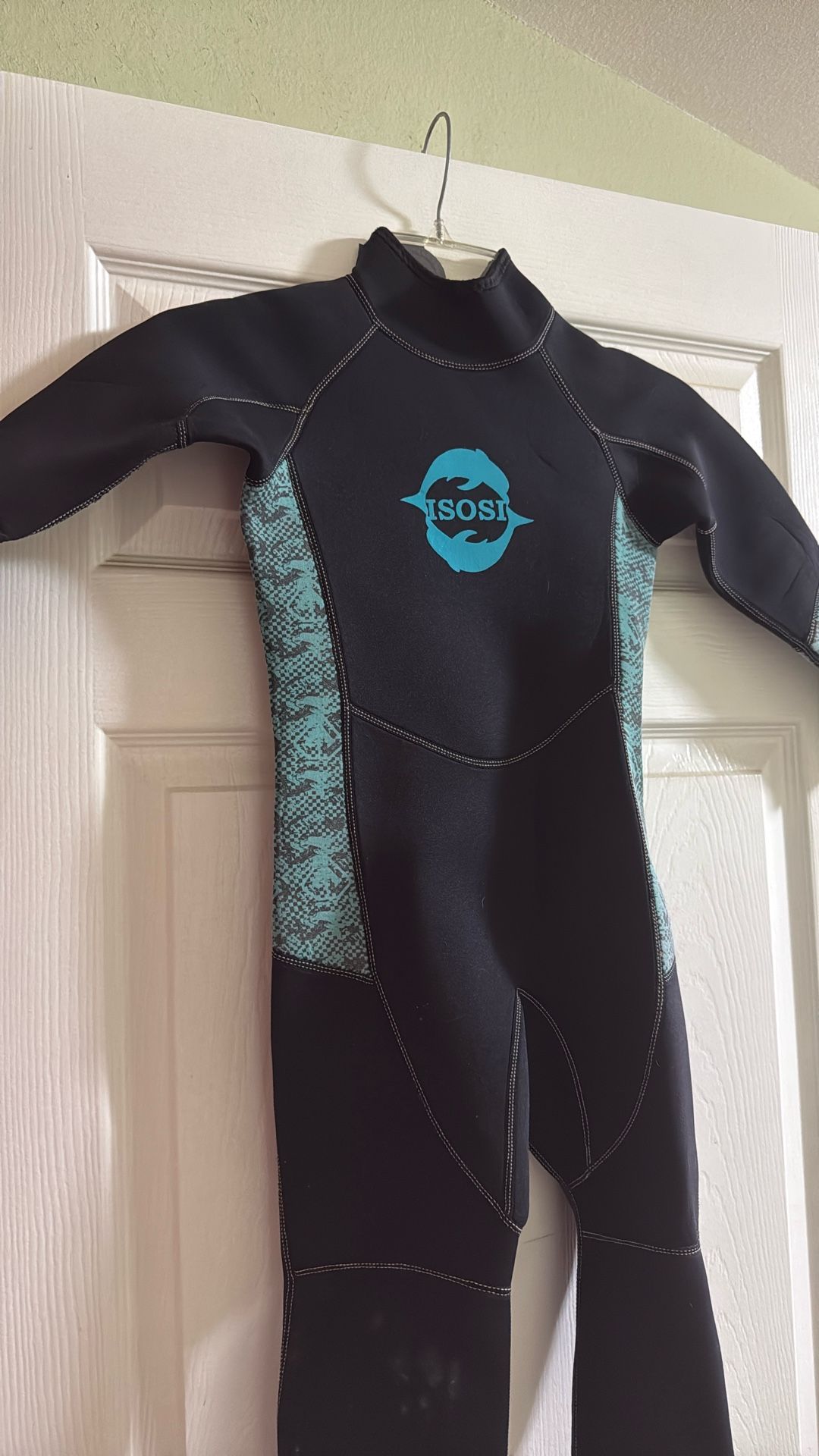 Boys Wet Suit Size 8