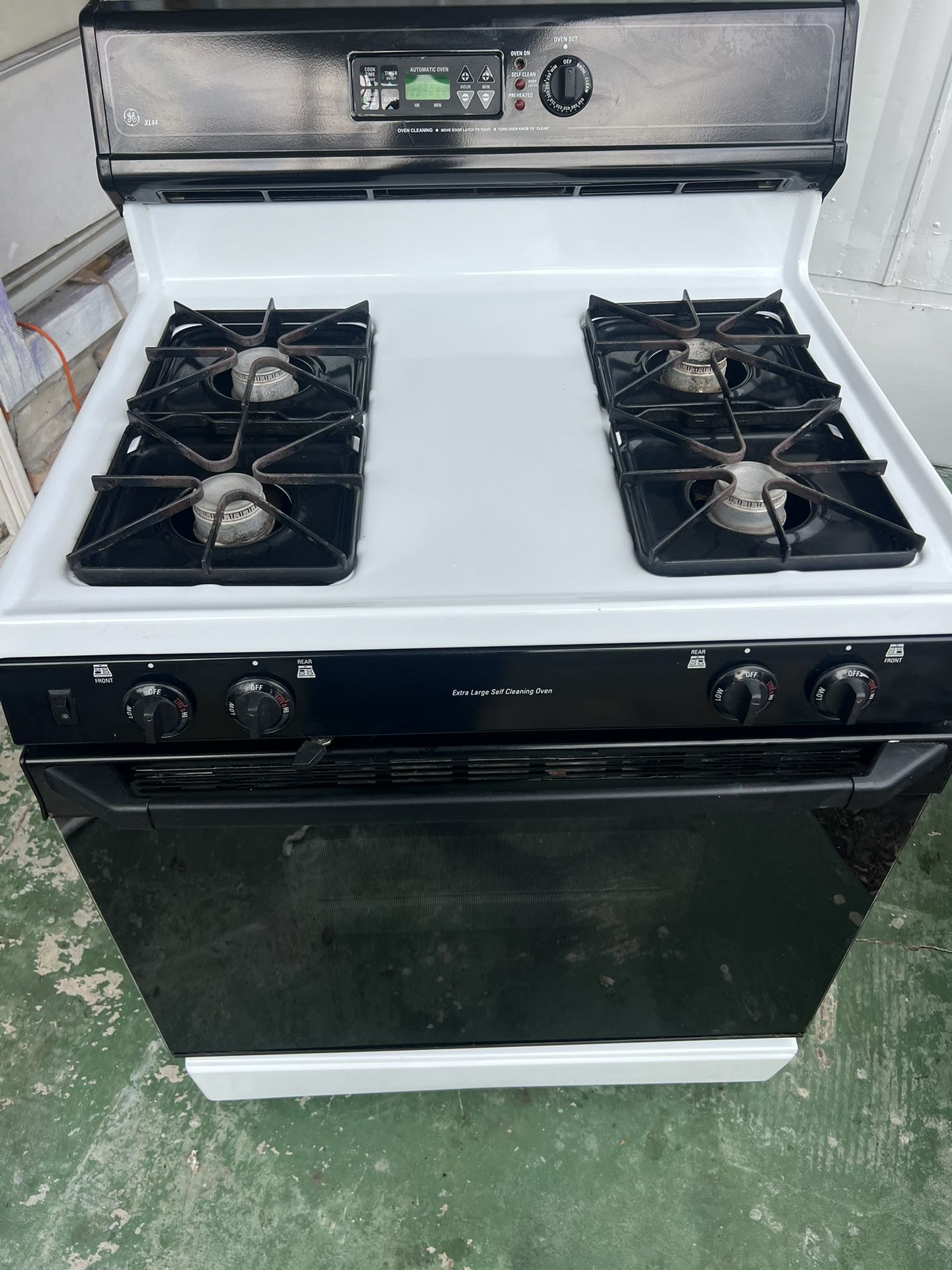GE Natural Gas Stove