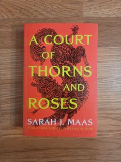 A Court of Thorns and Roses by Sarah J. Maas Paperback