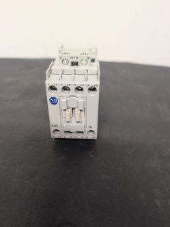 Allen Bradley Part#109-C09Z 10A IEC Contactor New ( No Box)