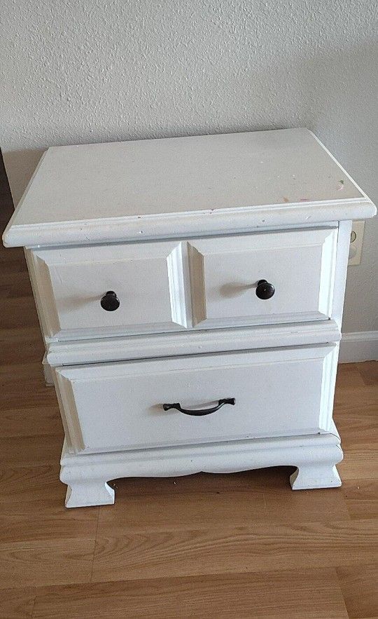 Nightstand/ End Table