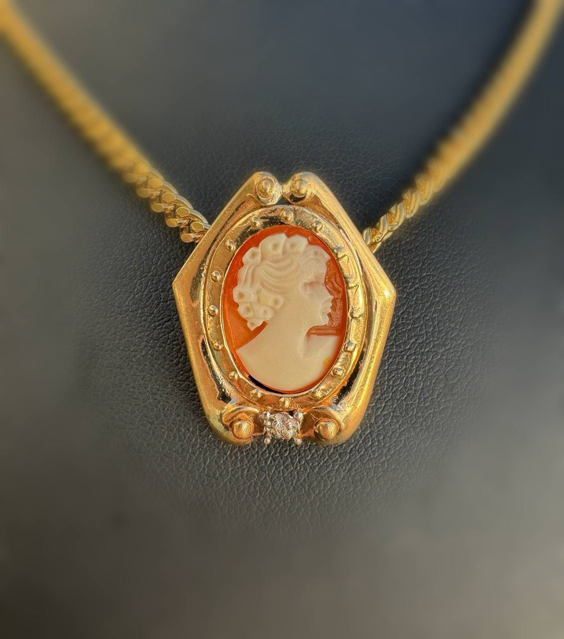 Jewelry 10k yellow gold Pendant Ivory Fire Red Orange Vintage Lady 4.2g (PENDANT)
