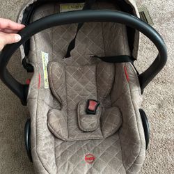 Stroller Matching Car seat With A Reversible Seat 