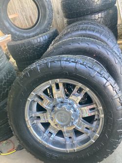 Selling my 8 lug ram wheels