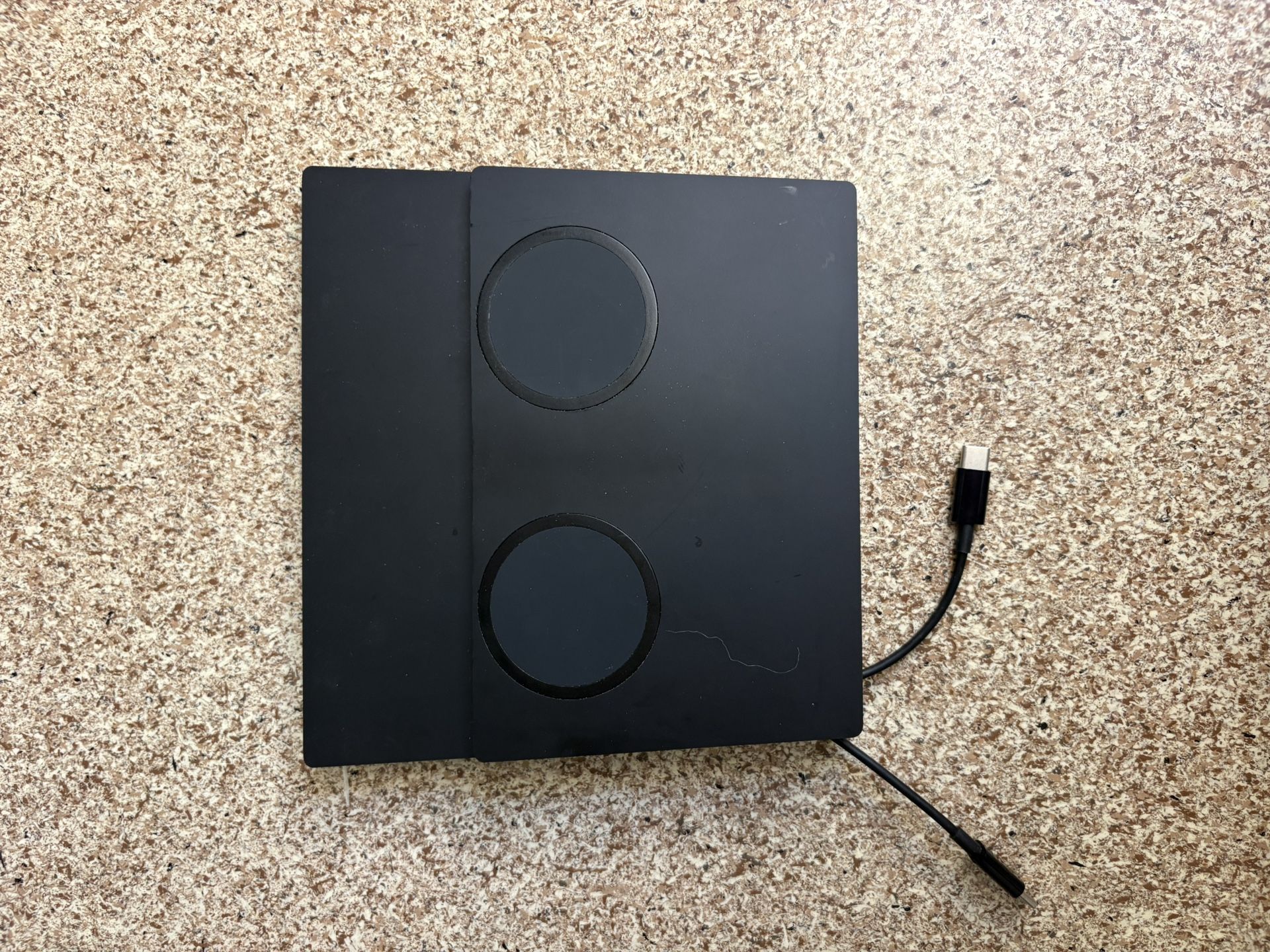 Tesla Model 3 MagSafe Wireless Charger